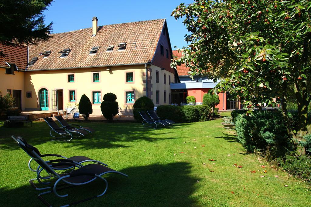 Hotel Restaurant Les Alisiers Лапутроа Екстериор снимка
