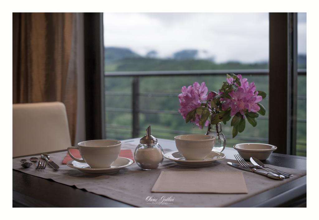 Hotel Restaurant Les Alisiers Лапутроа Екстериор снимка