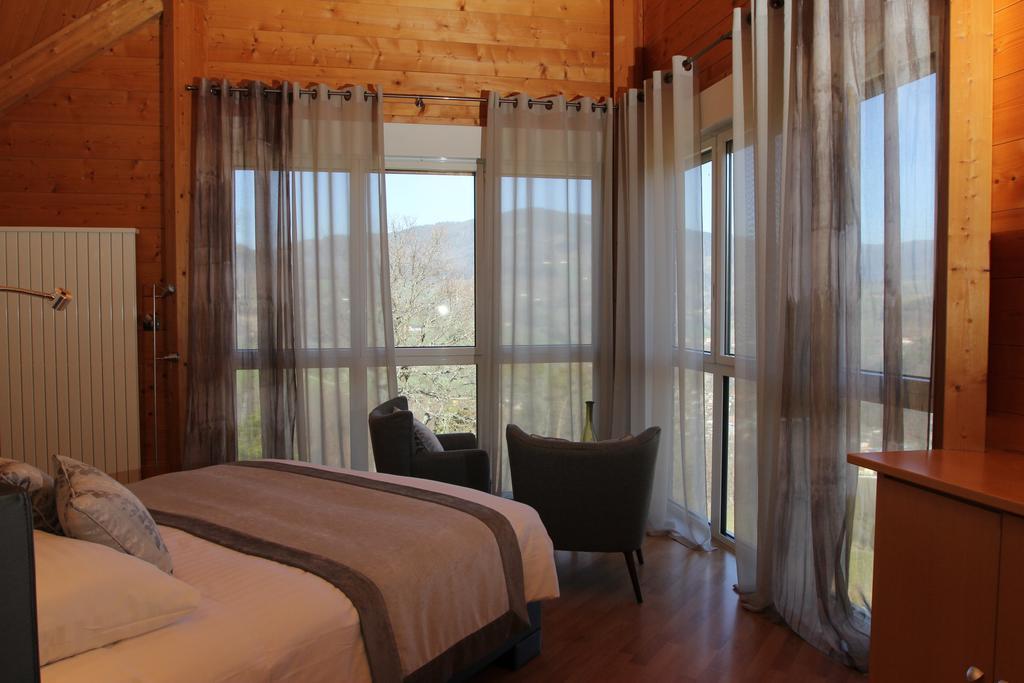 Hotel Restaurant Les Alisiers Лапутроа Екстериор снимка