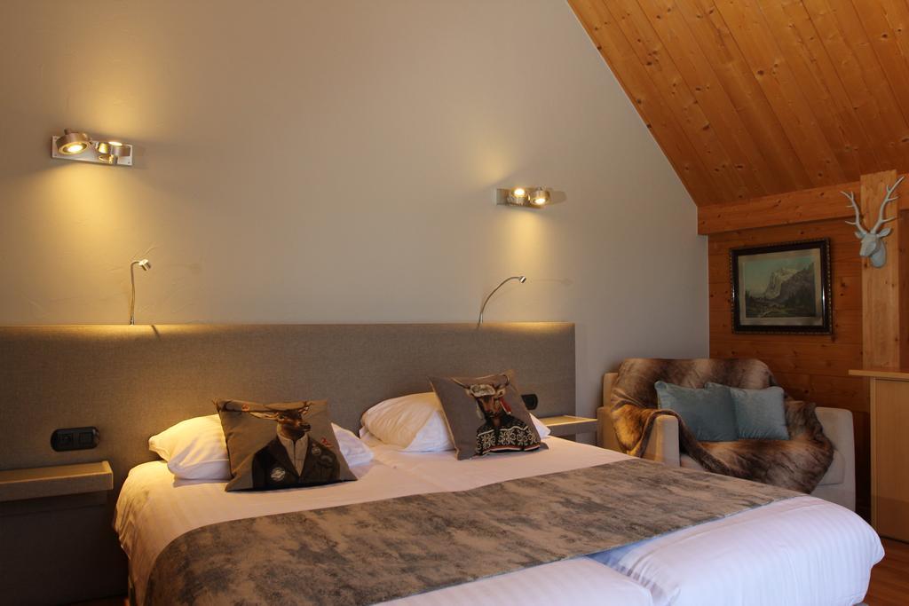 Hotel Restaurant Les Alisiers Лапутроа Екстериор снимка