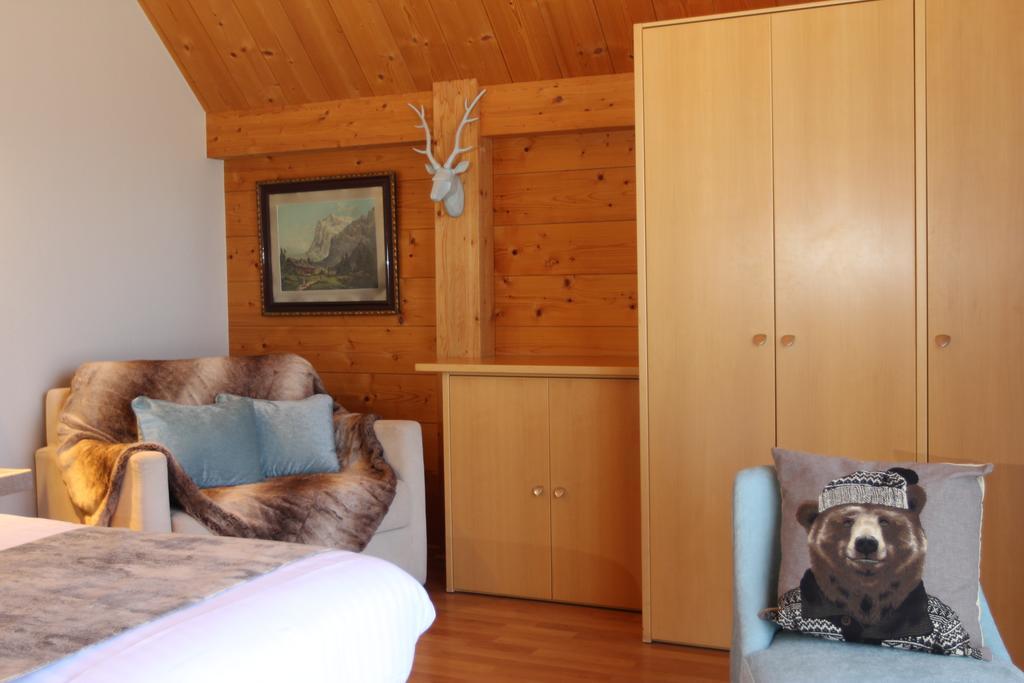 Hotel Restaurant Les Alisiers Лапутроа Екстериор снимка